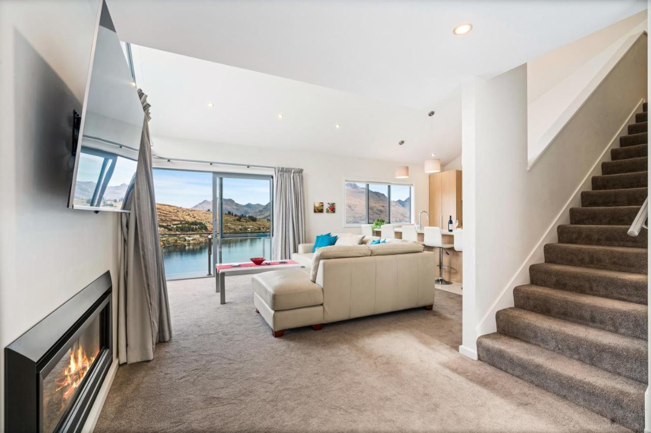 Lakeview Retreat - Queenstown Holiday Home Екстер'єр фото