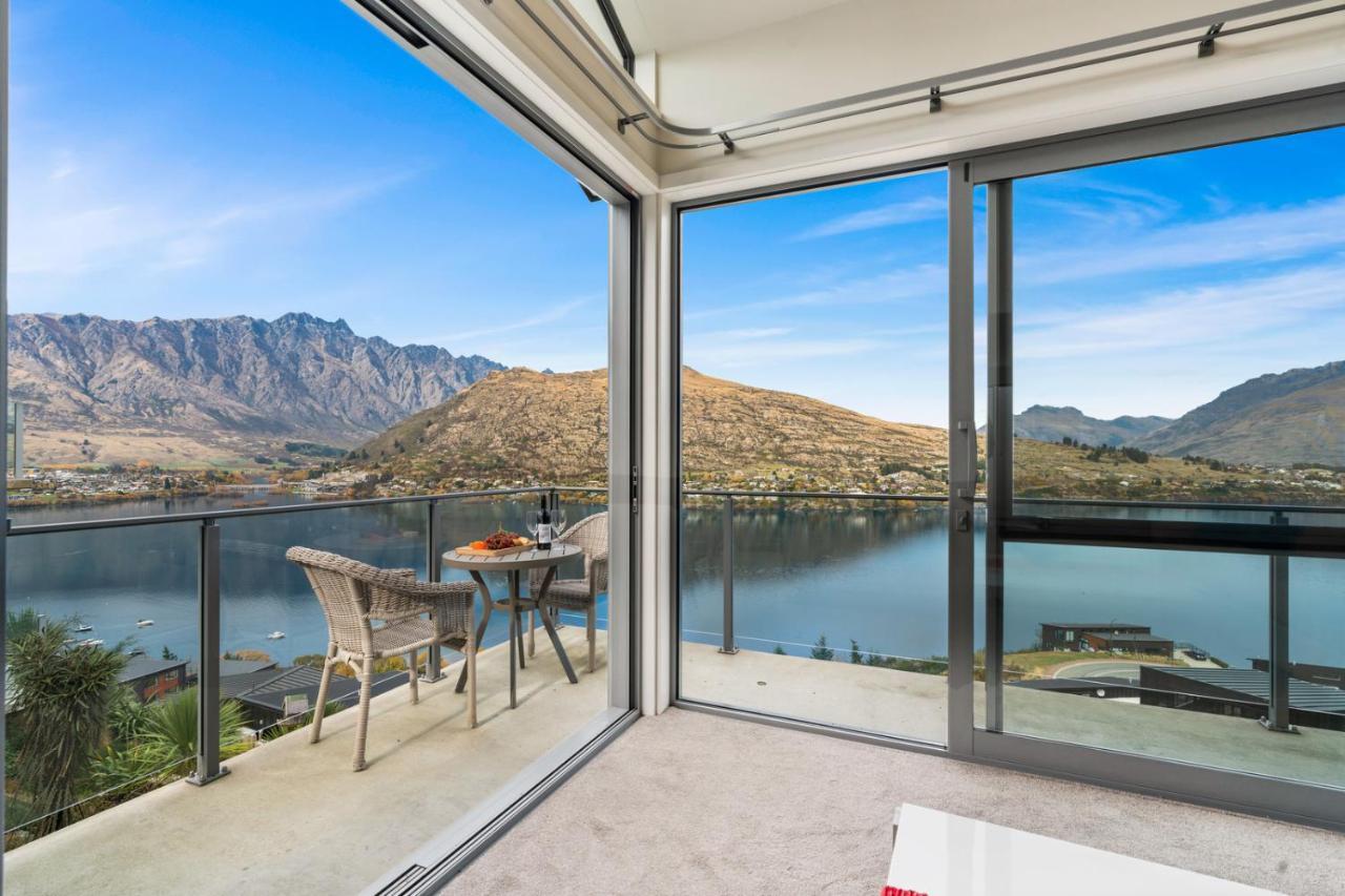 Lakeview Retreat - Queenstown Holiday Home Екстер'єр фото