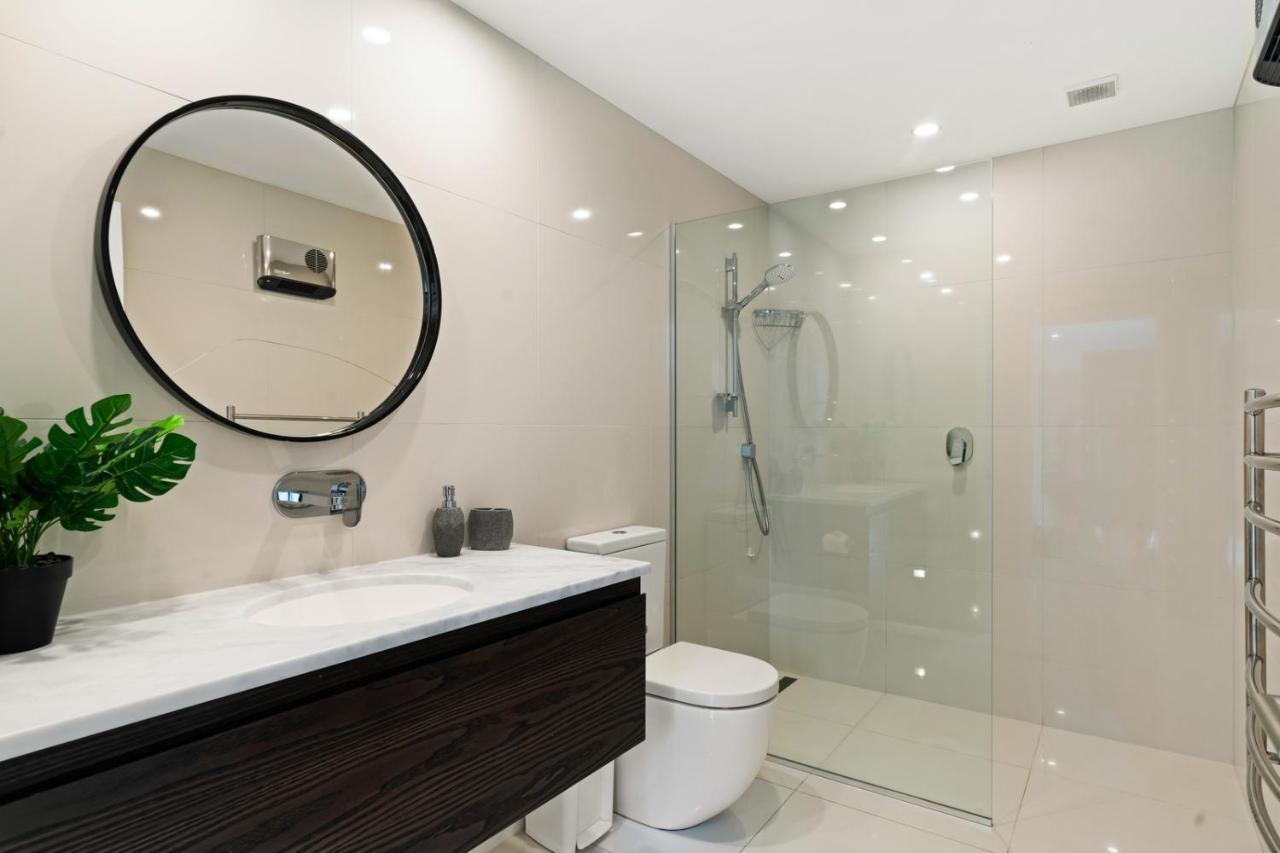 Lakeview Retreat - Queenstown Holiday Home Екстер'єр фото