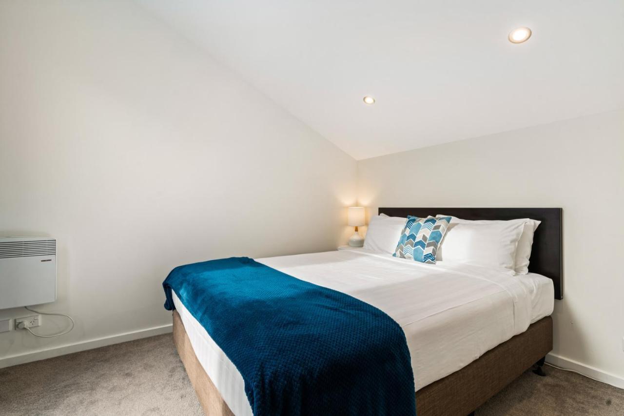 Lakeview Retreat - Queenstown Holiday Home Екстер'єр фото