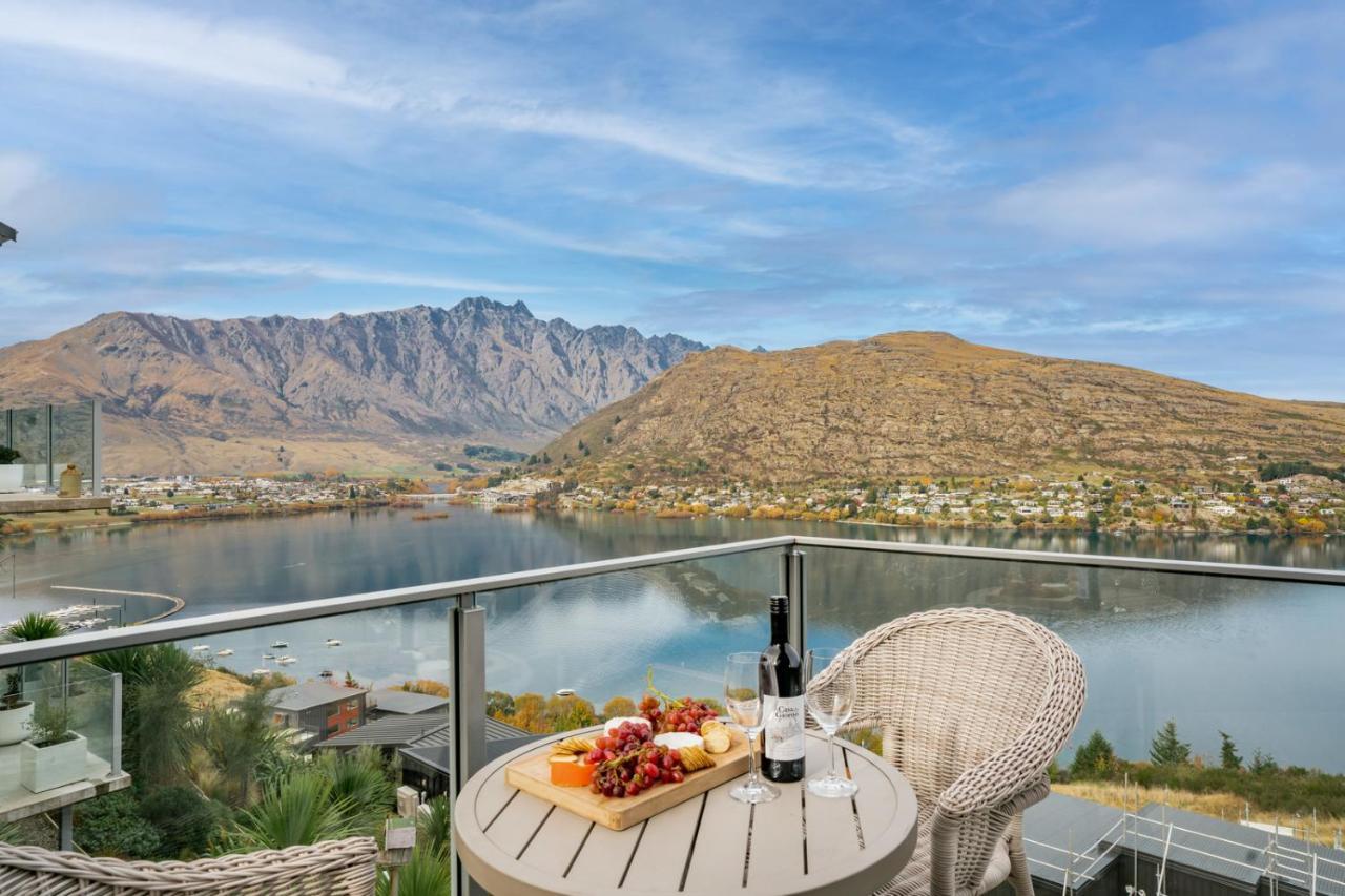 Lakeview Retreat - Queenstown Holiday Home Екстер'єр фото