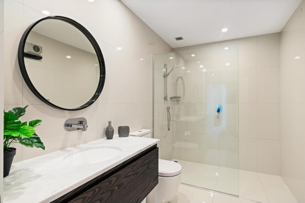 Lakeview Retreat - Queenstown Holiday Home Екстер'єр фото