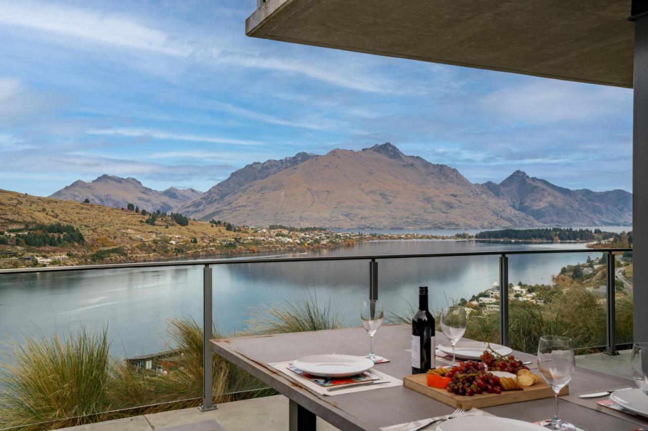 Lakeview Retreat - Queenstown Holiday Home Екстер'єр фото