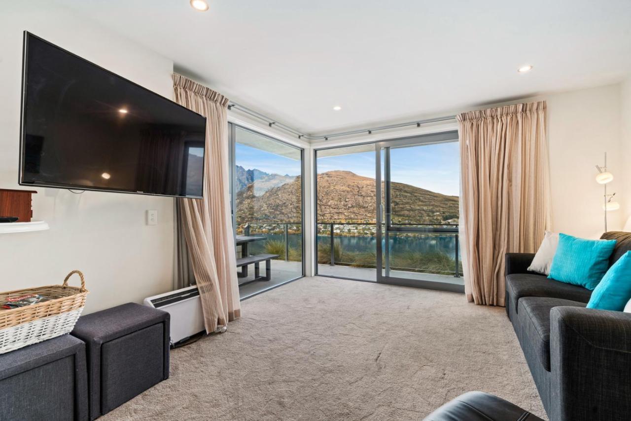 Lakeview Retreat - Queenstown Holiday Home Екстер'єр фото